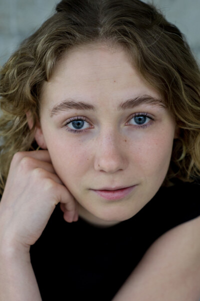 Gieron, Katharina 250416 0079j AS Katharina Gieron Hochschule der Künste Bern (HKB) Studierende - Theater