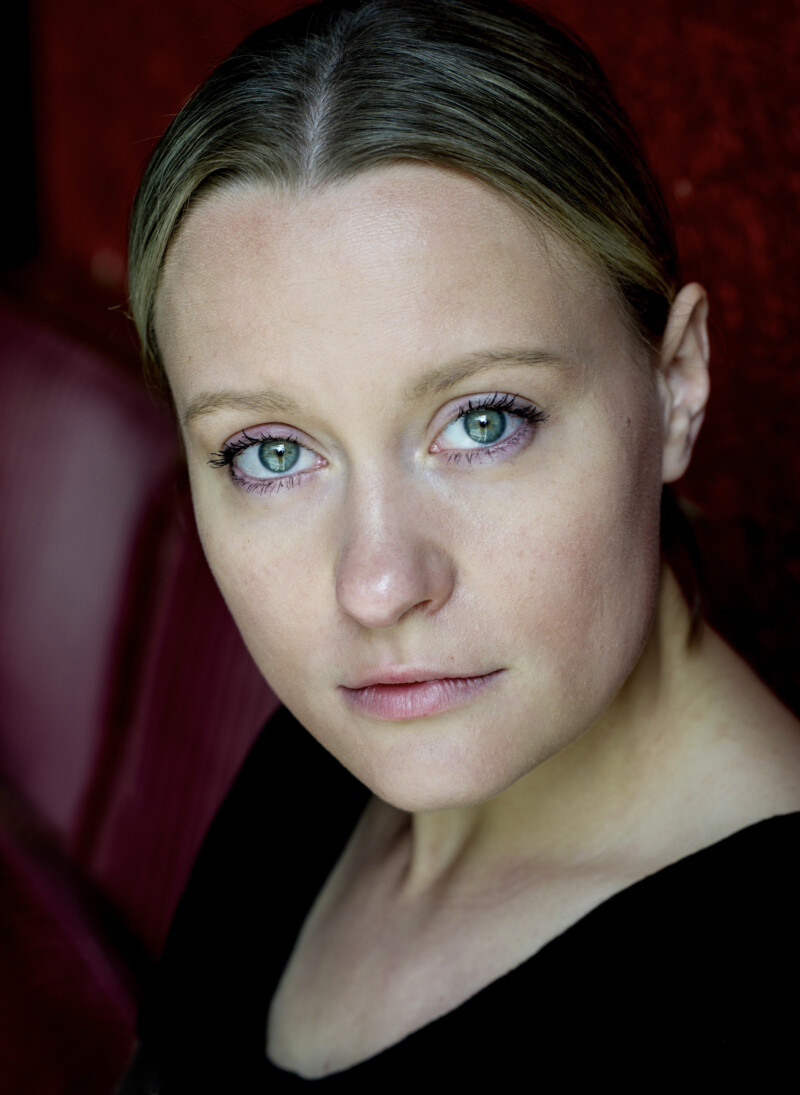 Hartmann, Lilly 240422 0437j AS KB Lilly Hartmann Hochschule der Künste Bern (HKB) Studierende - Theater