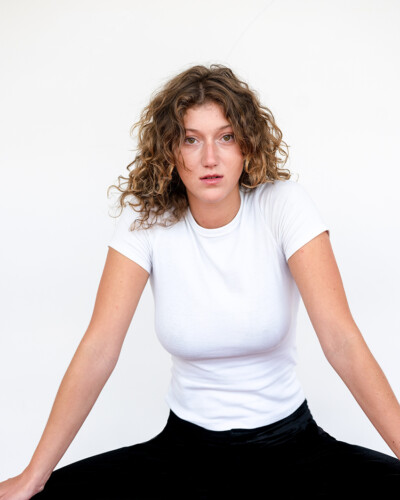 250909 020j KB Sara Idranyi 72dpi Hochschule der Künste Bern (HKB) Studierende - Theater