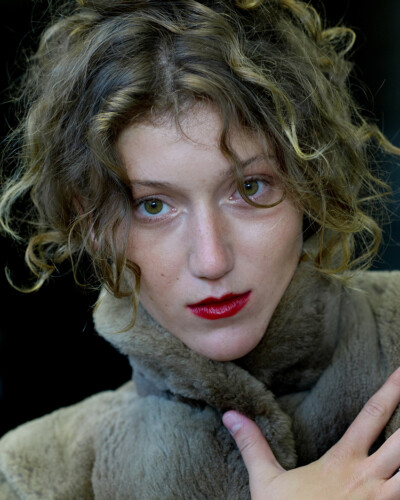 250909 162j MF Sara Idranyi 72dpi Hochschule der Künste Bern (HKB) Studierende - Theater