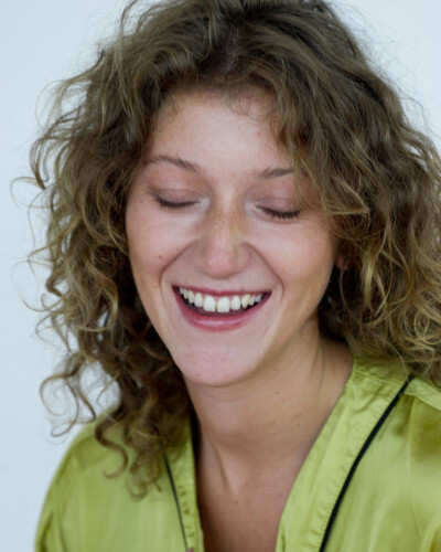 250909 688j MF Sara Idranyi 72dpi Hochschule der Künste Bern (HKB) Studierende - Theater